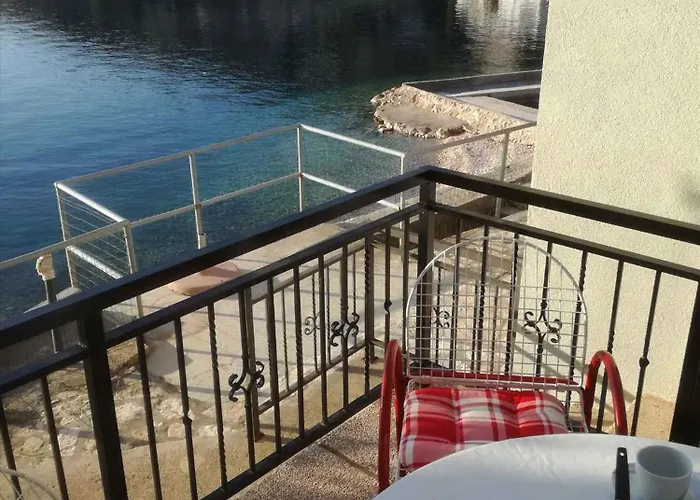 In Kod Senja 27140 * Стариград